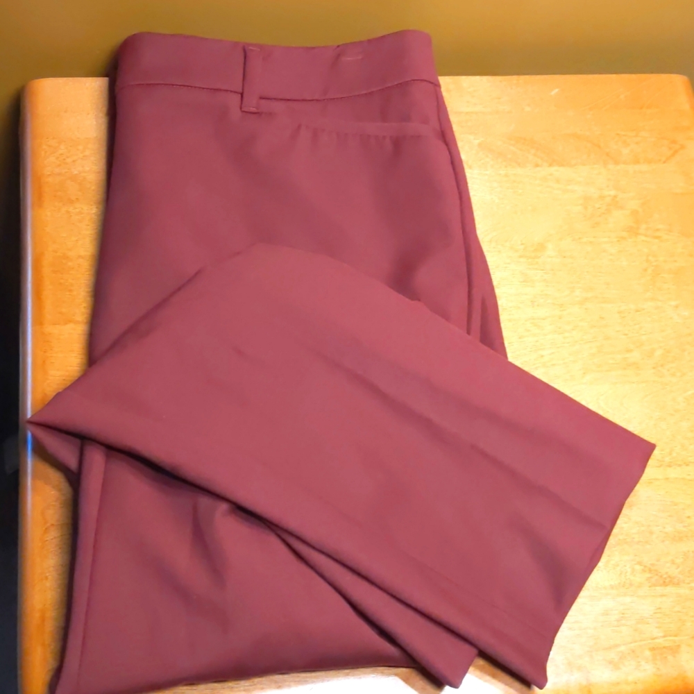 White House Black Market Maroon 16W dress pants with tag